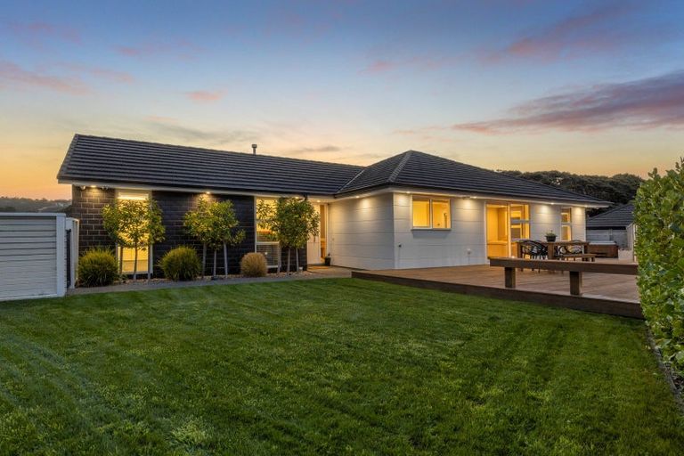 Photo of property in 44 Tradewinds Drive, Whitby, Porirua, 5024