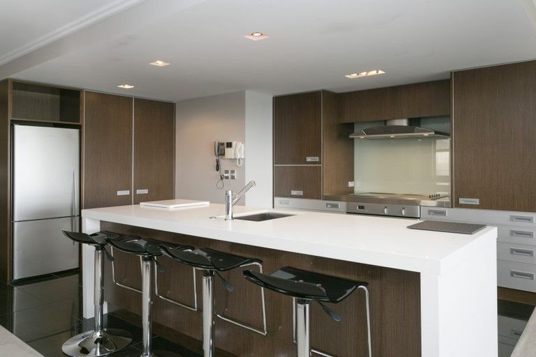 Photo of property in 1/225 Lake Terrace, Waipahihi, Taupo, 3330