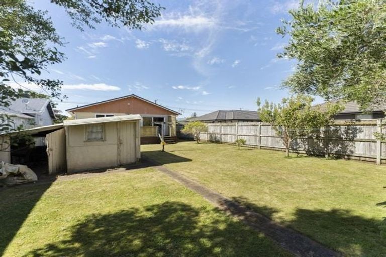 Photo of property in 52 Wallace Place, Westown, New Plymouth, 4310