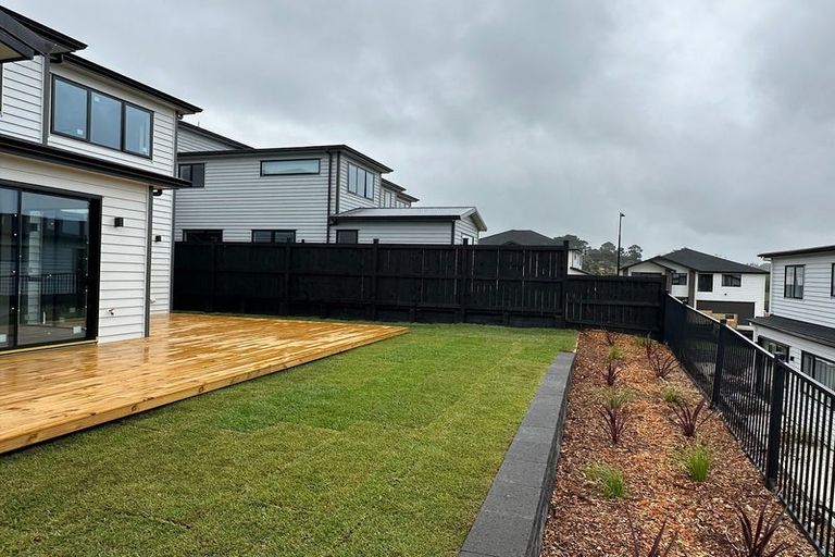 Photo of property in 15 Kate Duncan Drive, Swanson, 0614