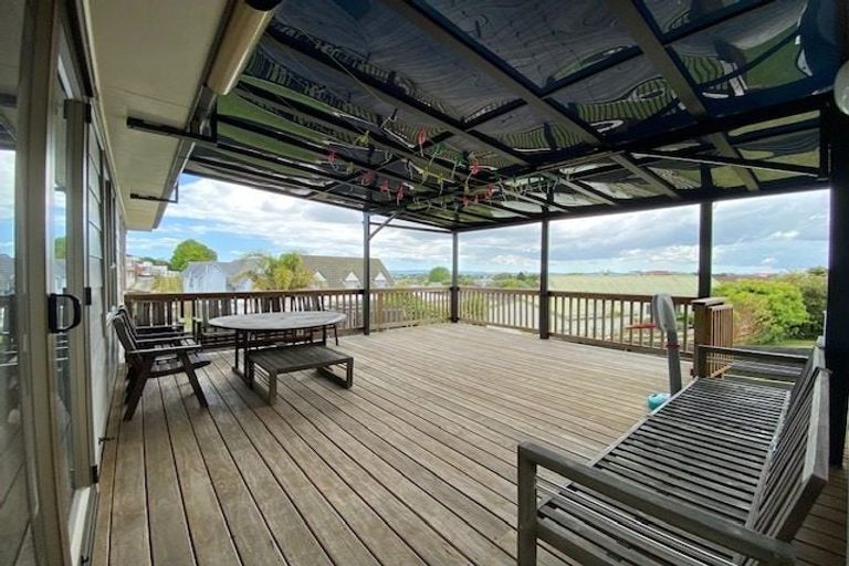 Photo of property in 17 Rotoma Rise, Clover Park, Auckland, 2019