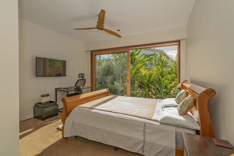 Photo of property in 6 Robinson Road, Whitianga, 3510