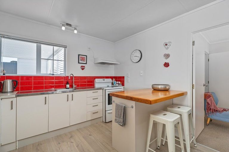 Photo of property in 31 Whitby Avenue, Whitianga, 3510