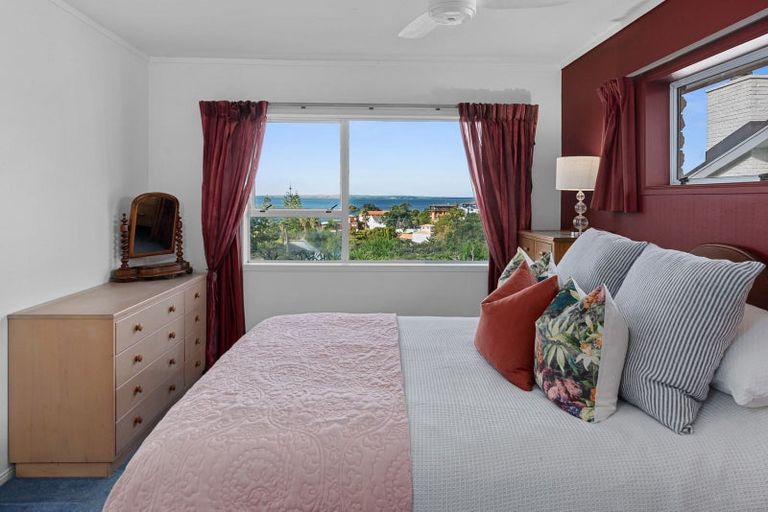 Photo of property in 98 Hebron Road, Waiake, Auckland, 0630