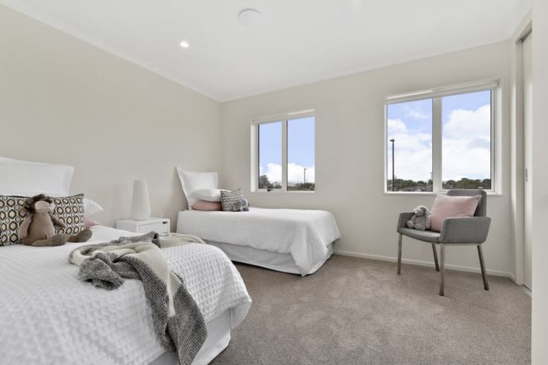 Photo of property in 18 Orford Lane, Takanini, 2112