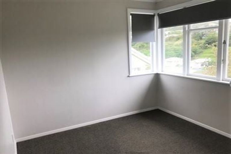 Photo of property in 16 Durham Street, Cannons Creek, Porirua, 5024