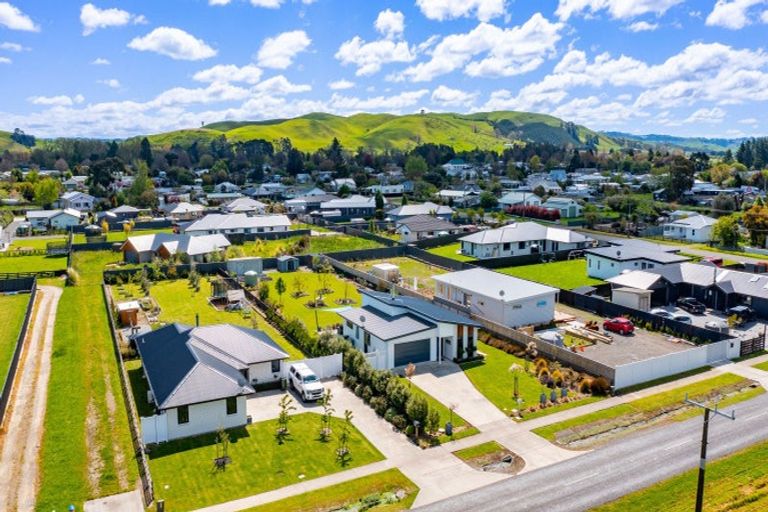 Photo of property in 8 White Road, Otane, 4202