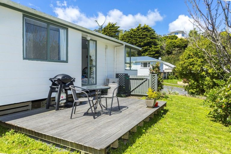 Photo of property in 13 Barberry Grove, Maungaraki, Lower Hutt, 5010