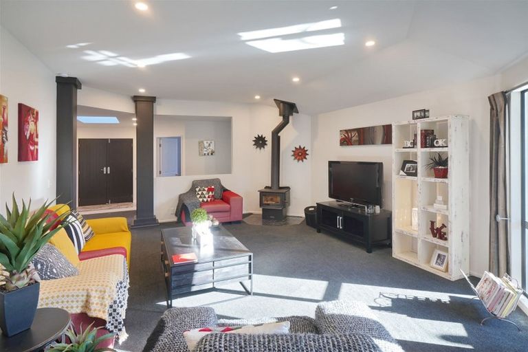 Photo of property in 2 The Stables, Woodend, 7610