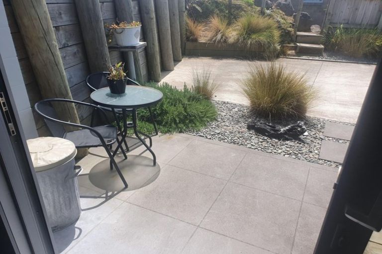 Photo of property in 17a Heta Road, Highlands Park, New Plymouth, 4312