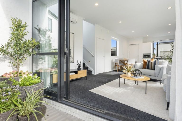 Photo of property in 24 Frank Gill Road, Hobsonville, Auckland, 0616