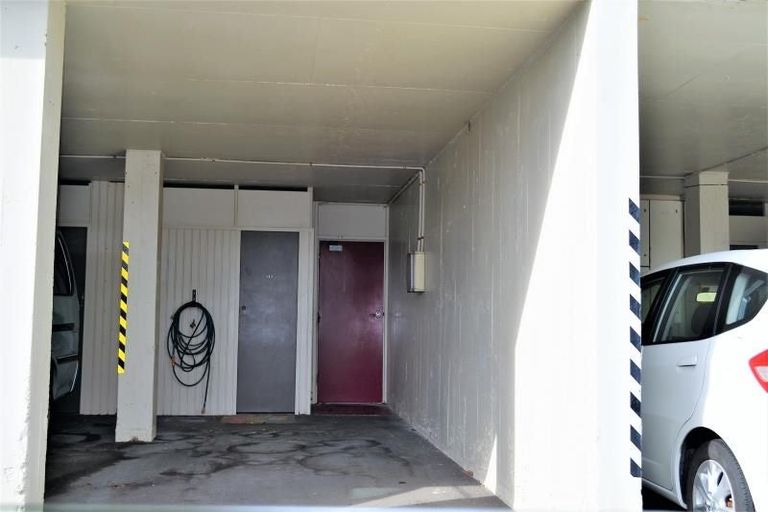 Photo of property in Embassy Court, 72 Brougham Street, Mount Victoria, Wellington, 6011