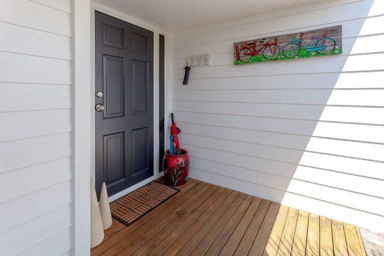 Photo of property in 200 Mayfair Avenue, Whangamata, 3620