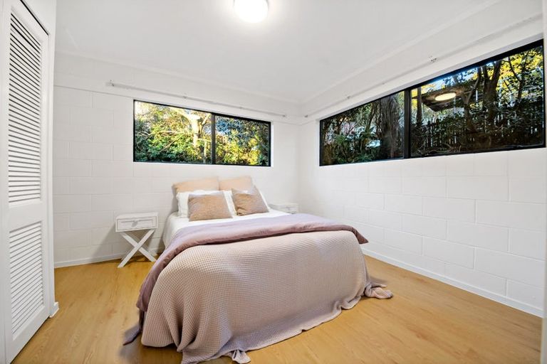 Photo of property in 3 Kathleen Street, Totara Vale, Auckland, 0627