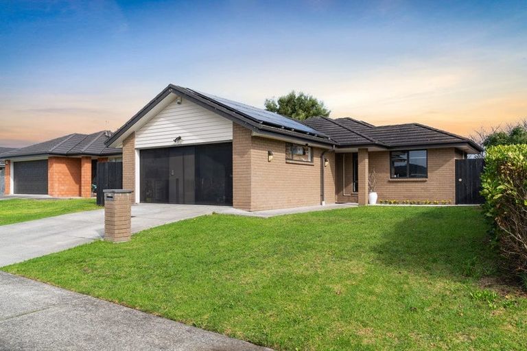 Photo of property in 25 Captain Mitchell Drive, Opaheke, Papakura, 2113