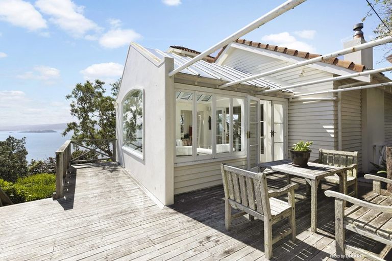 Photo of property in 14 Lookout Road, Roseneath, Wellington, 6011