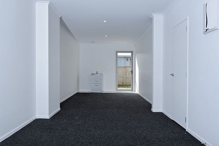 Photo of property in 29 Samuel Cassidy Avenue, Swanson, Auckland, 0614