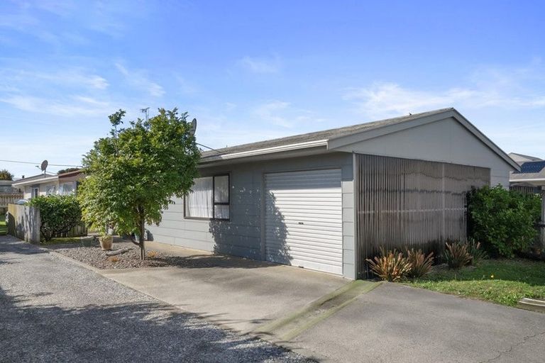 Photo of property in 6 Raukawa Street, Otaki, 5512