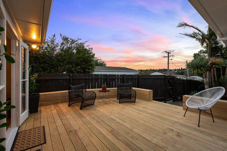 Photo of property in 48 Longburn Road, Henderson, Auckland, 0610