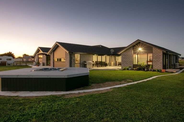 Photo of property in 46 Seachange Drive, Leamington, Cambridge, 3432