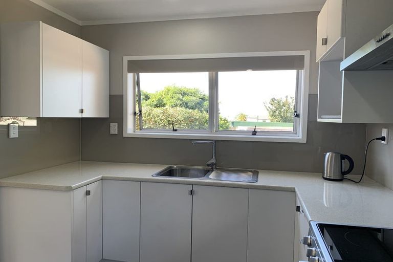 Photo of property in 3/157 Te Atatu Road, Te Atatu South, Auckland, 0610