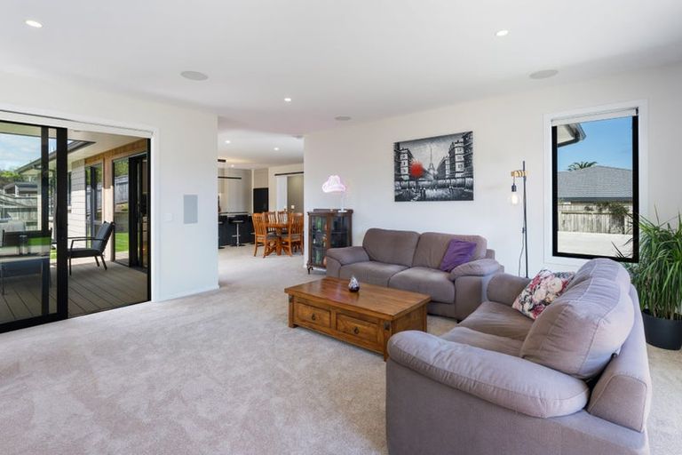 Photo of property in 5 Datum Way, Paraparaumu, 5032