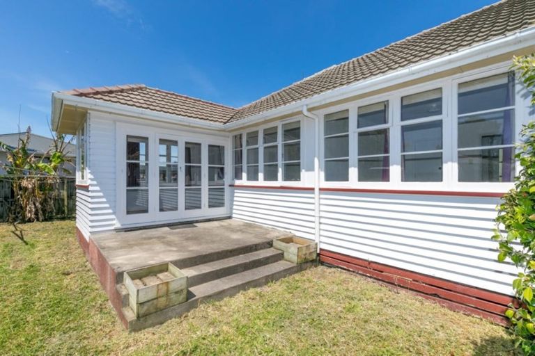 Photo of property in 102 Holland Road, Fairfield, Hamilton, 3214