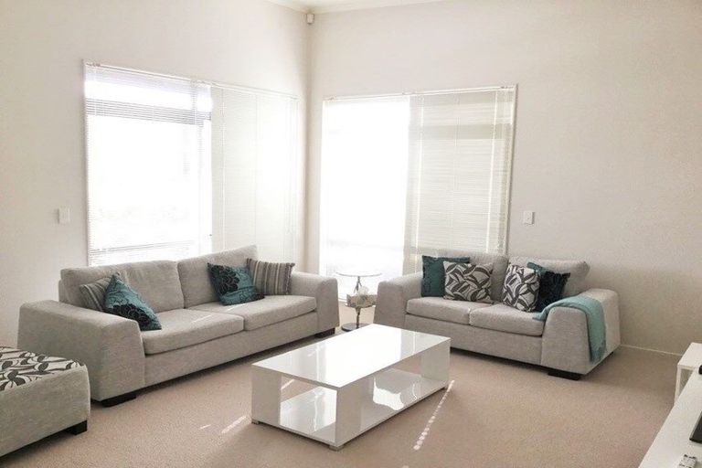 Photo of property in 69 Costa Viva Crescent, Karaka, Papakura, 2113