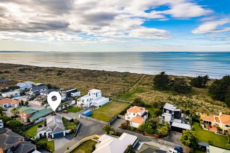 Photo of property in 5 Cockle Lane, Waimairi Beach, Christchurch, 8083
