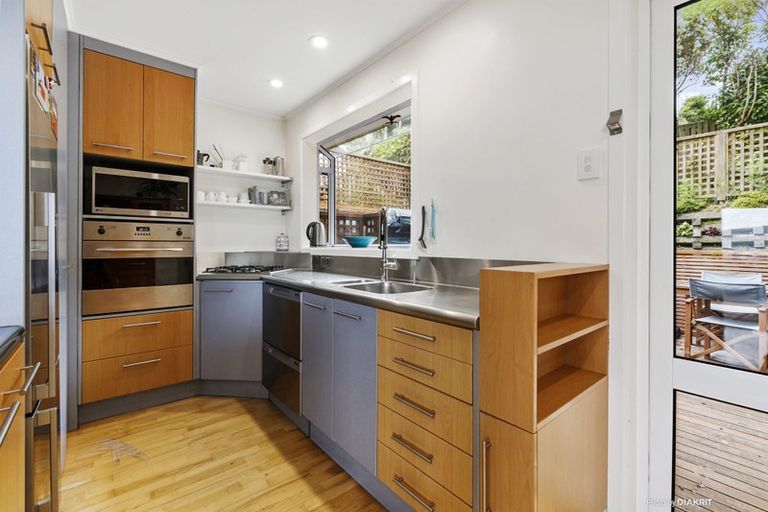 Photo of property in 51 Bedford Street, Northland, Wellington, 6012