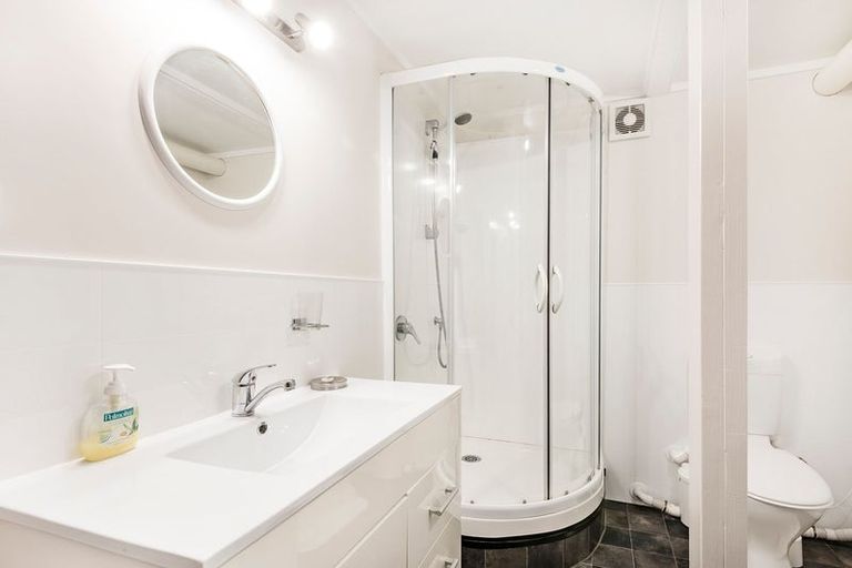 Photo of property in 54a Lincoln Avenue, Tawa, Wellington, 5028