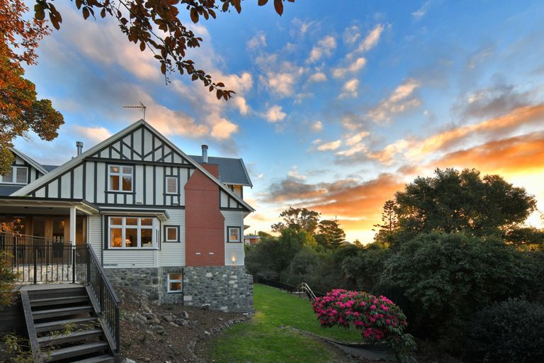 Photo of property in 103 Hackthorne Road, Cashmere, Christchurch, 8022