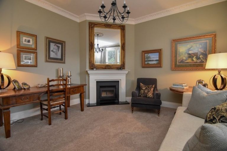 Photo of property in 10 Dixon Street, Carterton, 5713