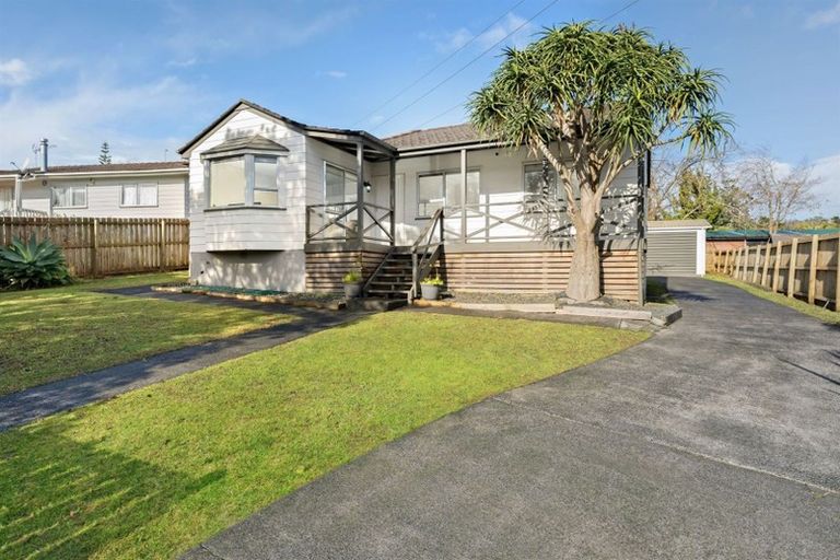 Photo of property in 6 Hotspur Place, Bayview, Auckland, 0629