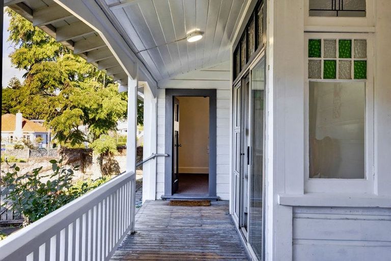 Photo of property in 98 Liardet Street, New Plymouth, 4310