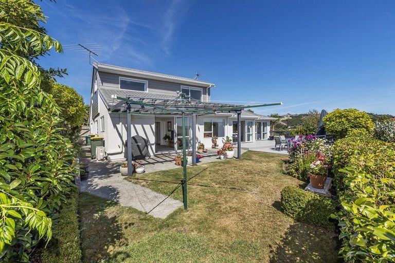 Photo of property in 2 Musket Lane, Whitby, Porirua, 5024
