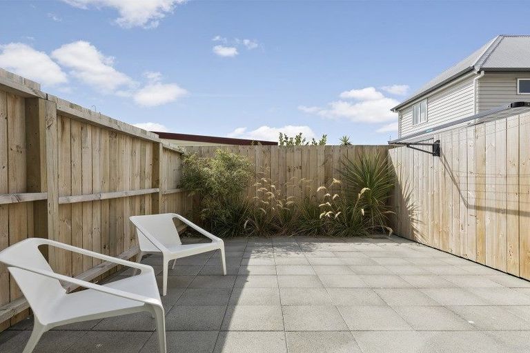 Photo of property in 6/2 Stone Street, Miramar, Wellington, 6022