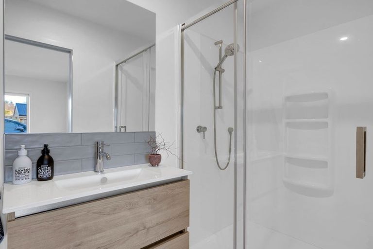 Photo of property in 19a Silverwood Lane, Leamington, Cambridge, 3495
