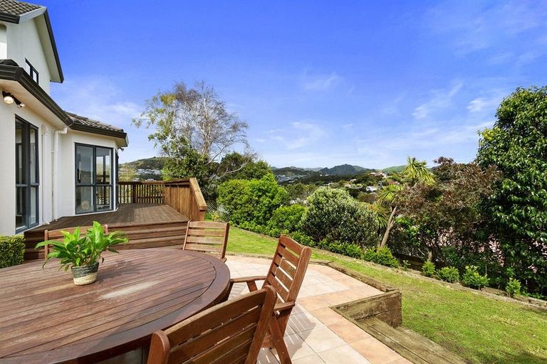 Photo of property in 6 Saunders Close, Whitby, Porirua, 5024