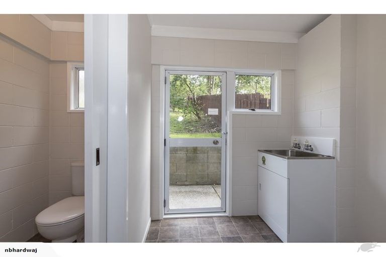 Photo of property in 1/5 Petrel Place, Massey, Auckland, 0614