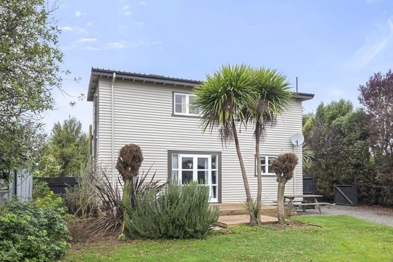 Photo of property in 9 Dickson Crescent, Hornby, Christchurch, 8042