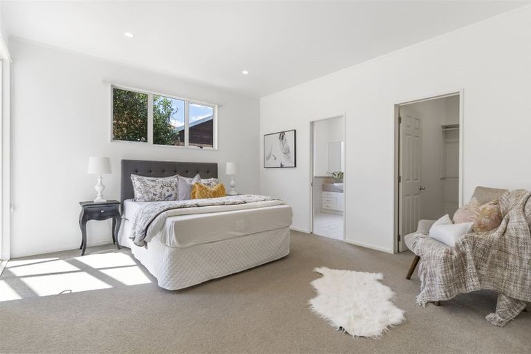 Photo of property in 5 Kentia Way, Somerville, Auckland, 2014