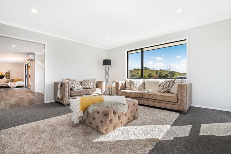 Photo of property in 5 Don Mackinnon Way, Hunua, 2583