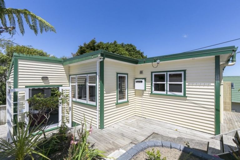 Photo of property in 27 Monowai Road, Johnsonville, Wellington, 6037