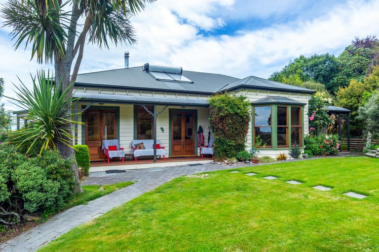 Photo of property in 1 Macdonald Street, Geraldine, 7930