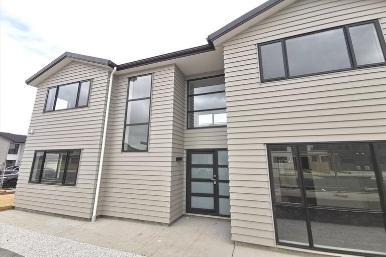 Photo of property in 37 Kaimanawa Road, Karaka, Papakura, 2113