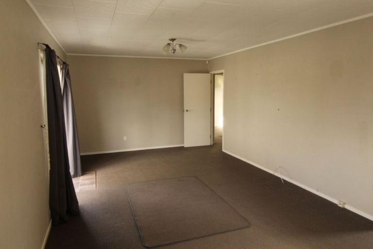 Photo of property in 12 Quincey Place, Massey, Auckland, 0614