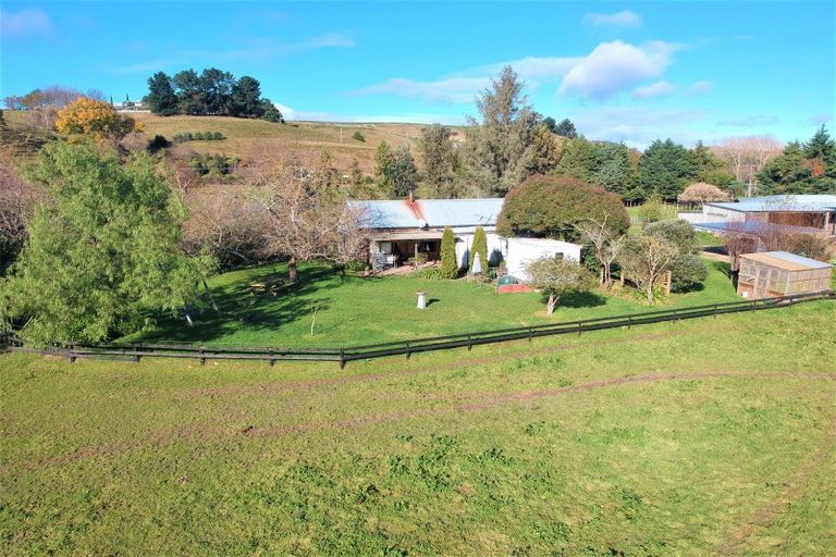 Photo of property in 2966 State Highway 2, Waipukurau, 4281