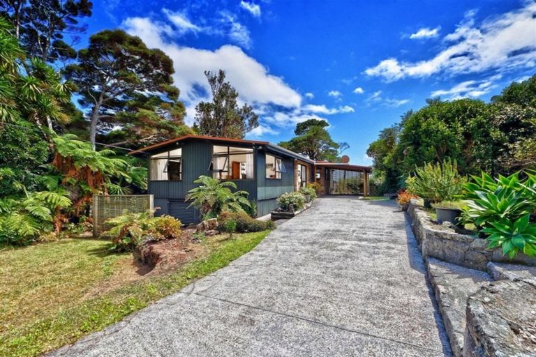 Photo of property in 256 Piha Road, Piha, New Lynn, 0772