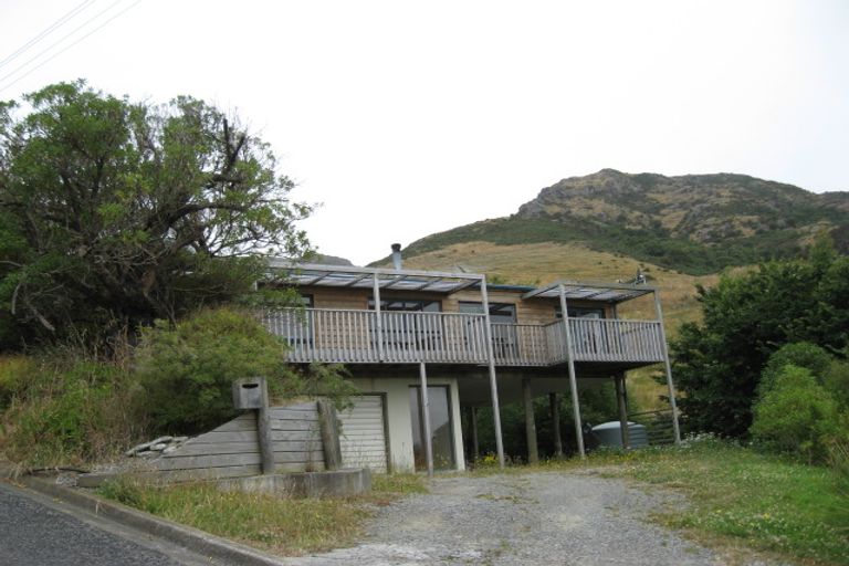 Photo of property in 16 Brenchley Road, Lyttelton, 8082